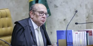 Gilmar Mendes pede vista e suspende julgamento do clã Vorcaro