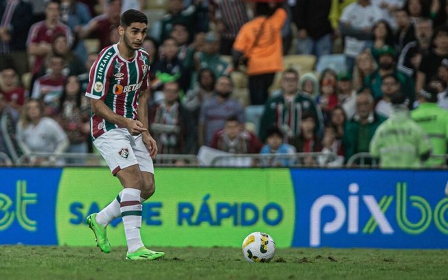 Michel Araújo brilha em estreia no Fluminense e surge como opção na reta final da temporada