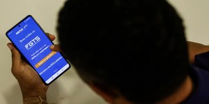 Aplicativo do FGTS volta e libera saque-aniversário de agosto