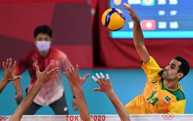 Douglas Souza vai jogar em São Paulo para conciliar carreira no vôlei com vida de celebridade