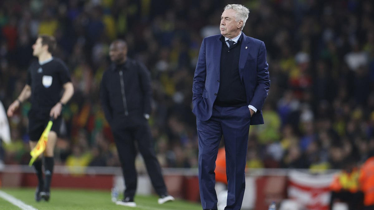 Ancelotti durante a partida contra Senegal