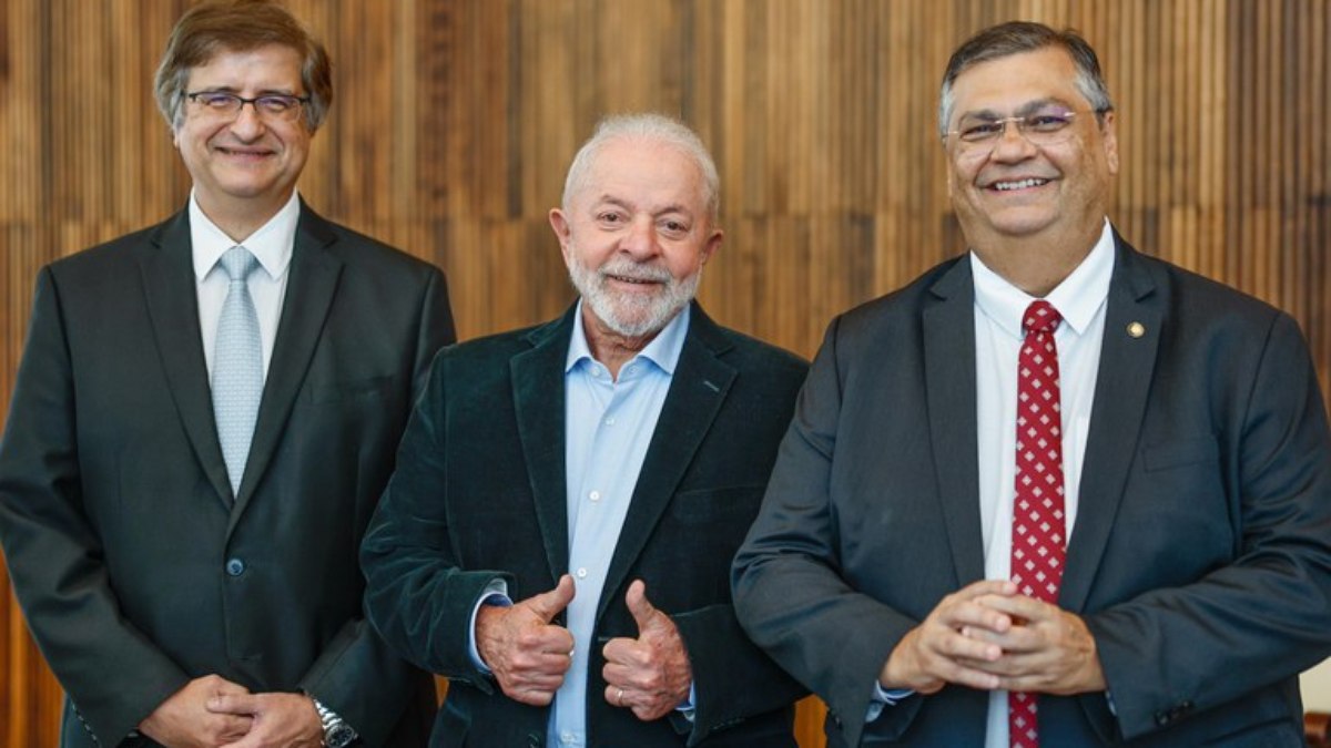 Paulo Gonet e Flávio Dino foram indicados por Lula