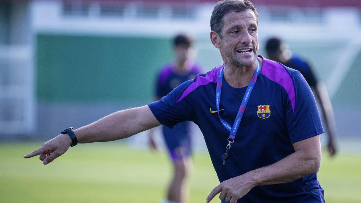 Ex-jogador do Barcelona, Juliano Belleti é treinador do time sub-20 do clube Ex-jogador do Barcelona, Juliano Belleti é treinador do time sub-20 do clube