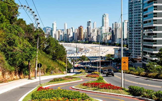 Pesquisa analisa impacto do calor extremo em praias de SC