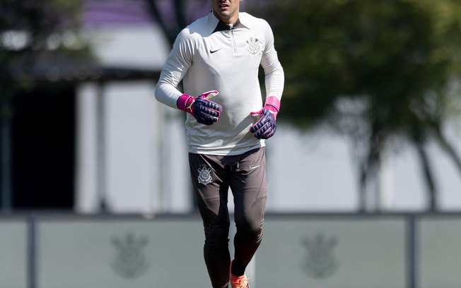 Matheus Donelli durante treino no CT Joaquim Grava