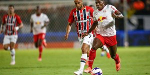 São Paulo vence Bragantino fora e avança à semifinal do Paulistão