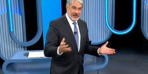 William Bonner resgata meme durante pausa para tomar água; relembre