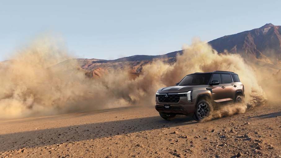 Novo Pajero mantém foco no uso fora de estrada com tração Super Select 4WD-II e reduzida