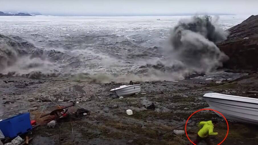 Imagens mostram pescadores fugindo do tsunami na Groenlândia