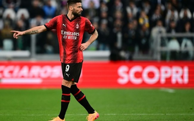 Atacante francês Olivier Giroud está de saída do Milan