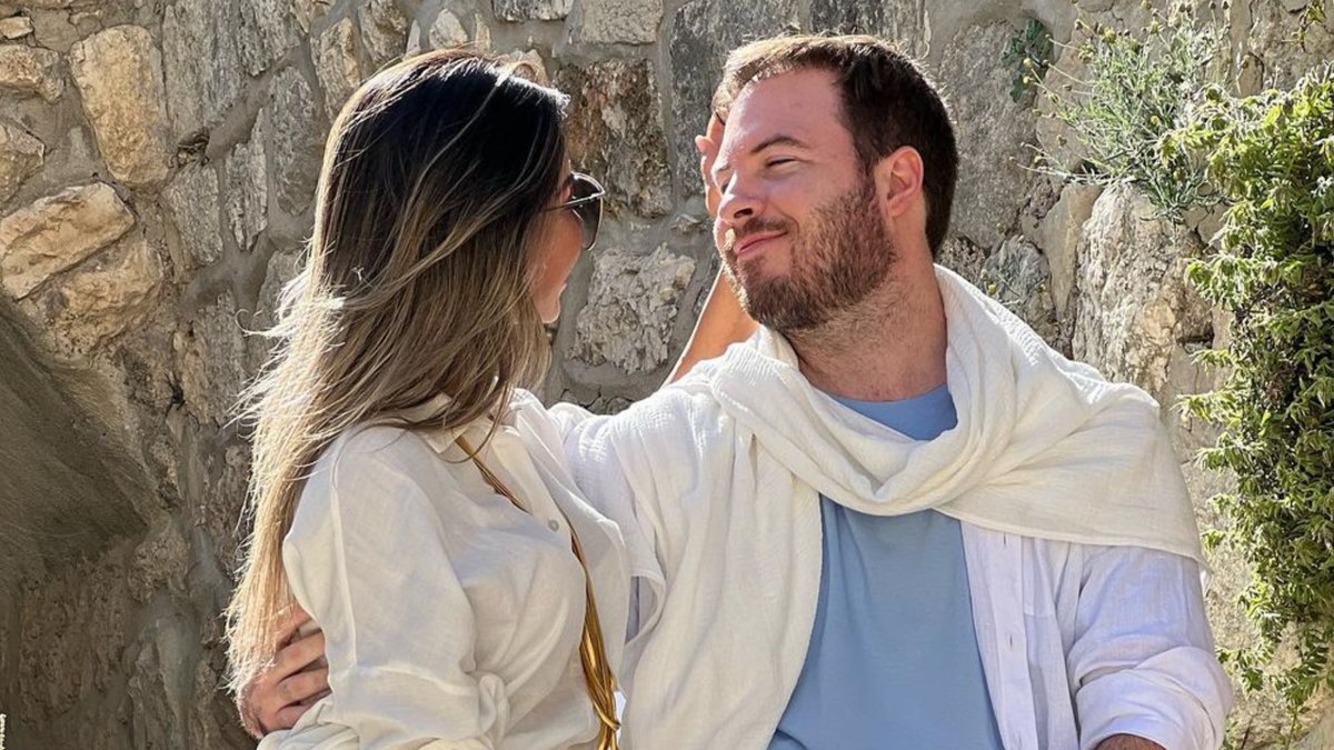 Maíra Cardi e Thiago Nigro anunciam data do casamento