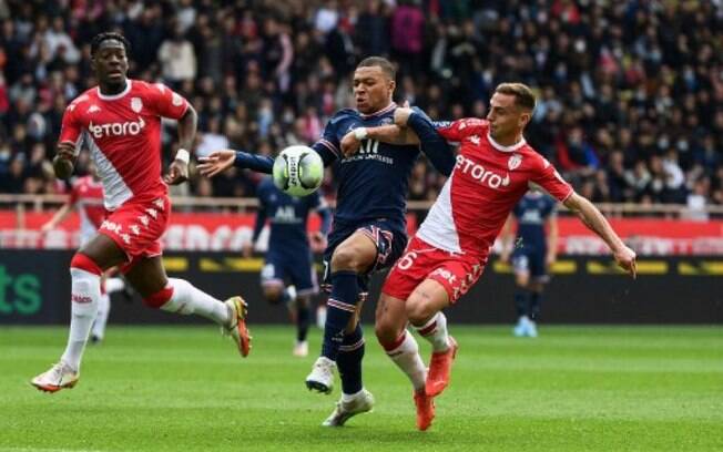 Mbappé desabafa após dura derrota do PSG para o Monaco: 'Temos que respeitar os torcedores'