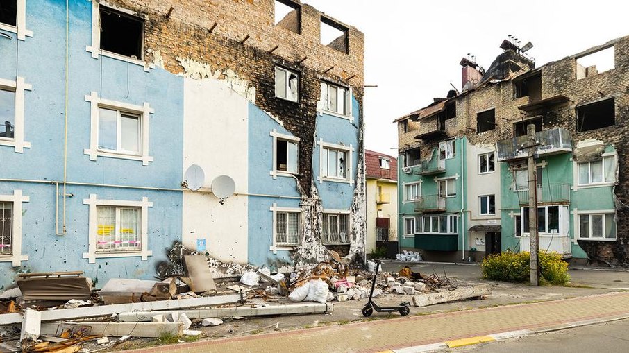 Edifícios danificados na cidade ucraniana de Irpin