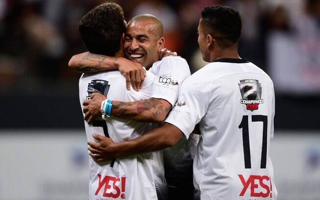 Emerson Sheik se despediu do futebol na Arena Corinthians Emerson Sheik se despediu do futebol na Arena Corinthians