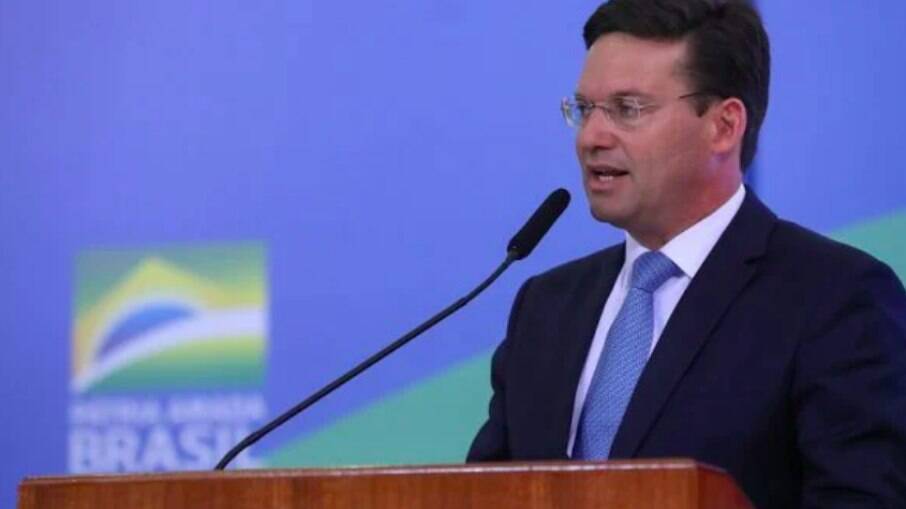 Ministro da Cidadania, João Roma anunciou o fim do auxílio emergencial 