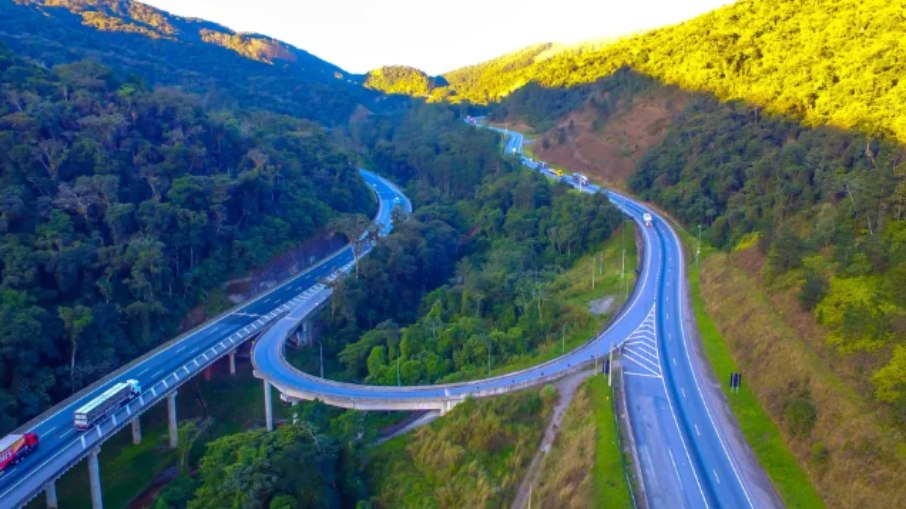 Ela recebeu esse nome porque, na altura do quilômetro 348 da rodovia, havia uma colônia de imigrantes japoneses