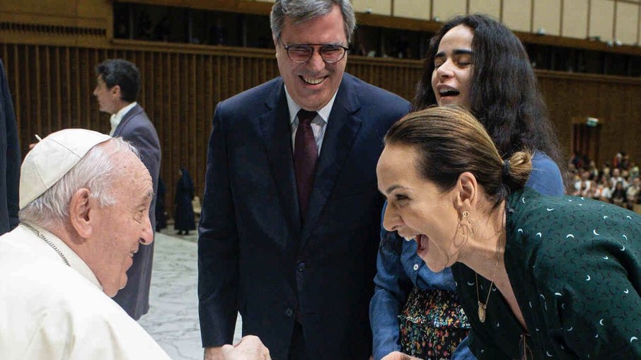 Maria Beltrão meets Pope Francis