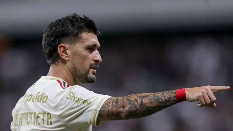 Arrascaeta marcou gol pelo Flamengo no primeiro tempo