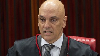 Moraes pede à PGR avaliar arquivamento de inquérito contra Bolsonaro