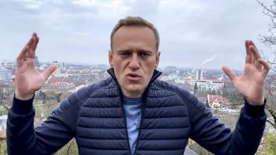 Alexei Navalny planeja voltar para a Rússia, mas pode ser levado sob custódia quando voar para Moscou
