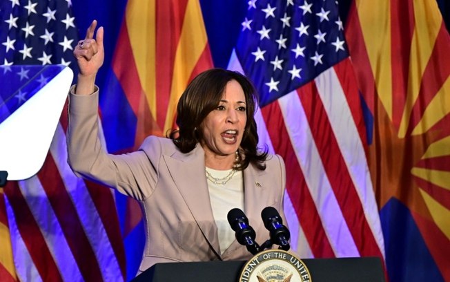 A vice-presidenta dos Estados Unidos, Kamala Harris, em um comício em Tucson (Arizona), em 12 de abril de 2024