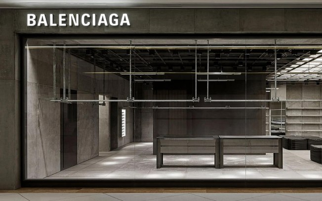 Balenciaga inaugura terceira loja no Brasil