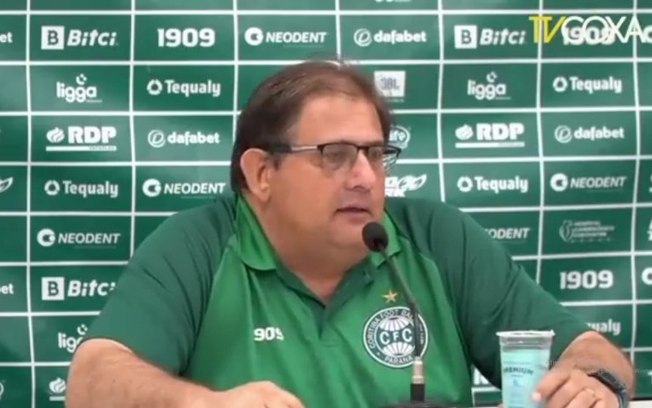 Técnico do Coritiba elogia Botafogo após derrota: 'Pode ficar entre os oito melhores'