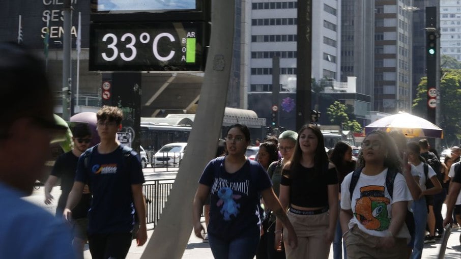 Termômetros na Avenida Paulista oscilando entre 33ºC e 35ºC
