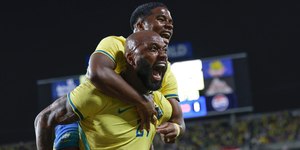 Brasil escalado com surpresas na estreia da Copa contra Marrocos