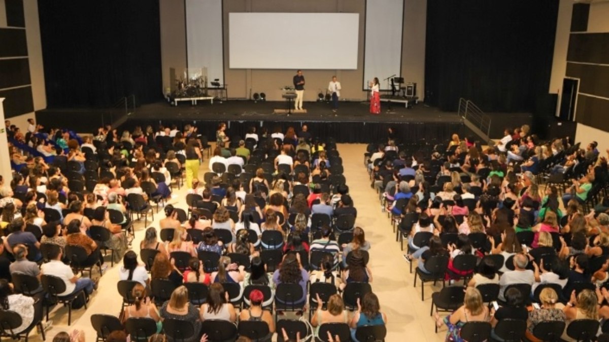 Aula inaugural contou com a participação de cerca de 1000 profissionais da educação 