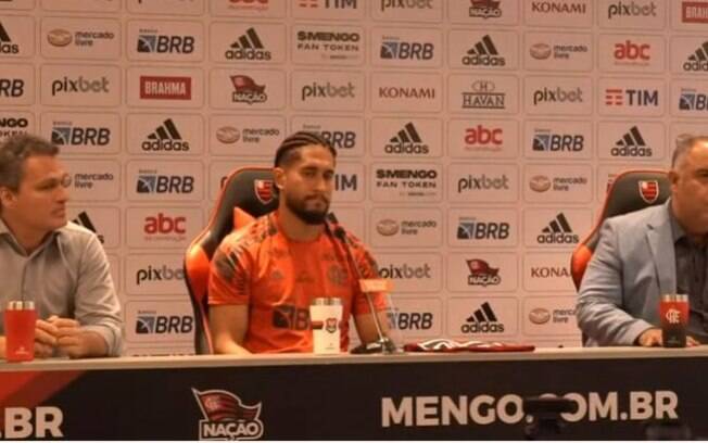 Sem escolher lado e à disposição de Paulo Sousa, Pablo se apresenta ao Flamengo: 'Diferente de tudo que vivi'