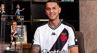 Ao lado do filho, jogador do Vasco é assaltado com fuzil no Rio