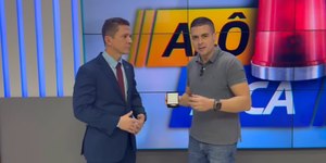 Marcelo Castro, investigado por golpe, recebe presente da polícia