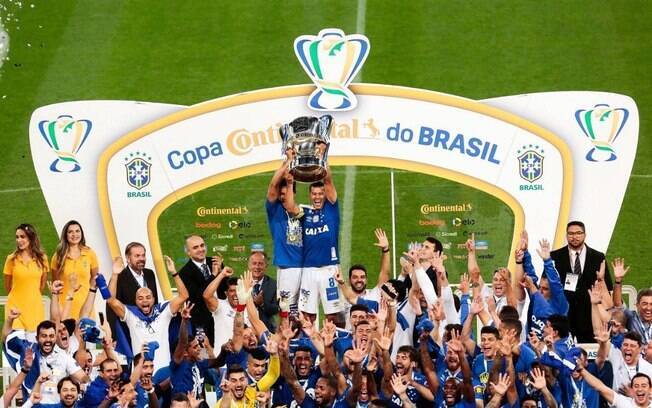 Cruzeiro é o primeiro time a conquistar a Copa do Brasil duas vezes consecutivas e o maior campeão da história do torneio