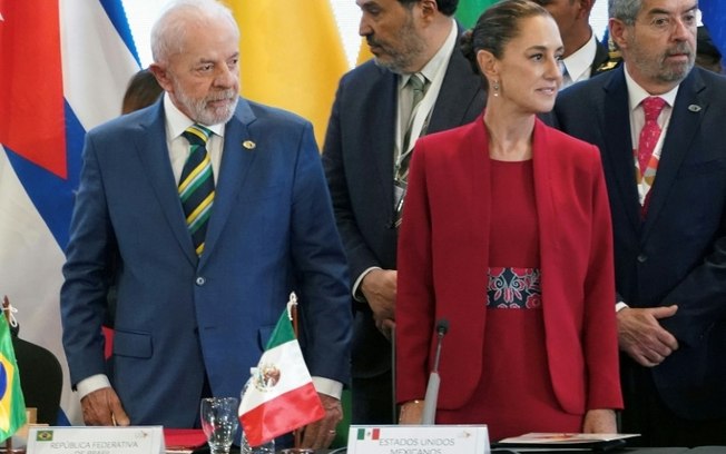 Os presidentes de Brasil e México, durante a reunião de cúpula da Celac, em Honduras