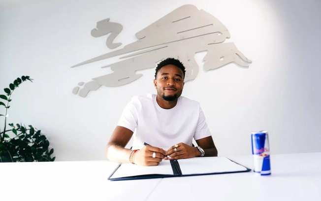 Nkunku passou por Chelsea e Milan, mas sem sucesso