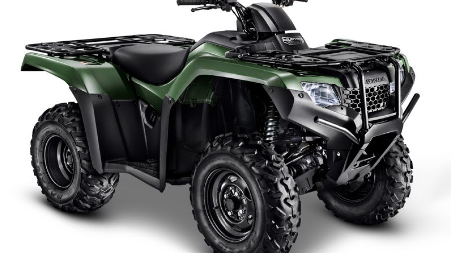 Honda  TRX 420 FourTrax: disponível nas cores verde e vermelha e recebeu atualizações estilísticas e de reforço