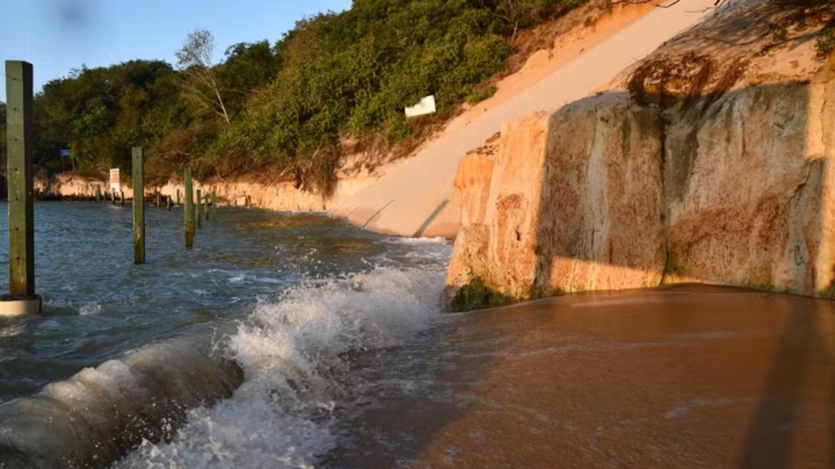 Aumento do processo erosivo em Ponta Negra, Natal - RN