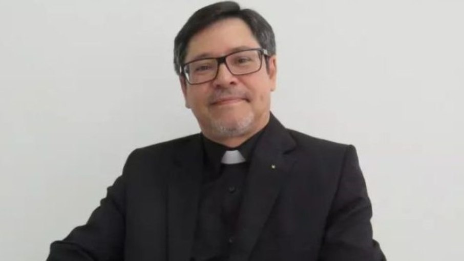 O padre Marcial Maçaneiro, doutor em teologia pela Pontifícia Universidade Gregoriana de Roma O padre Marcial Maçaneiro, doutor em teologia pela Pontifícia Universidade Gregoriana de Roma