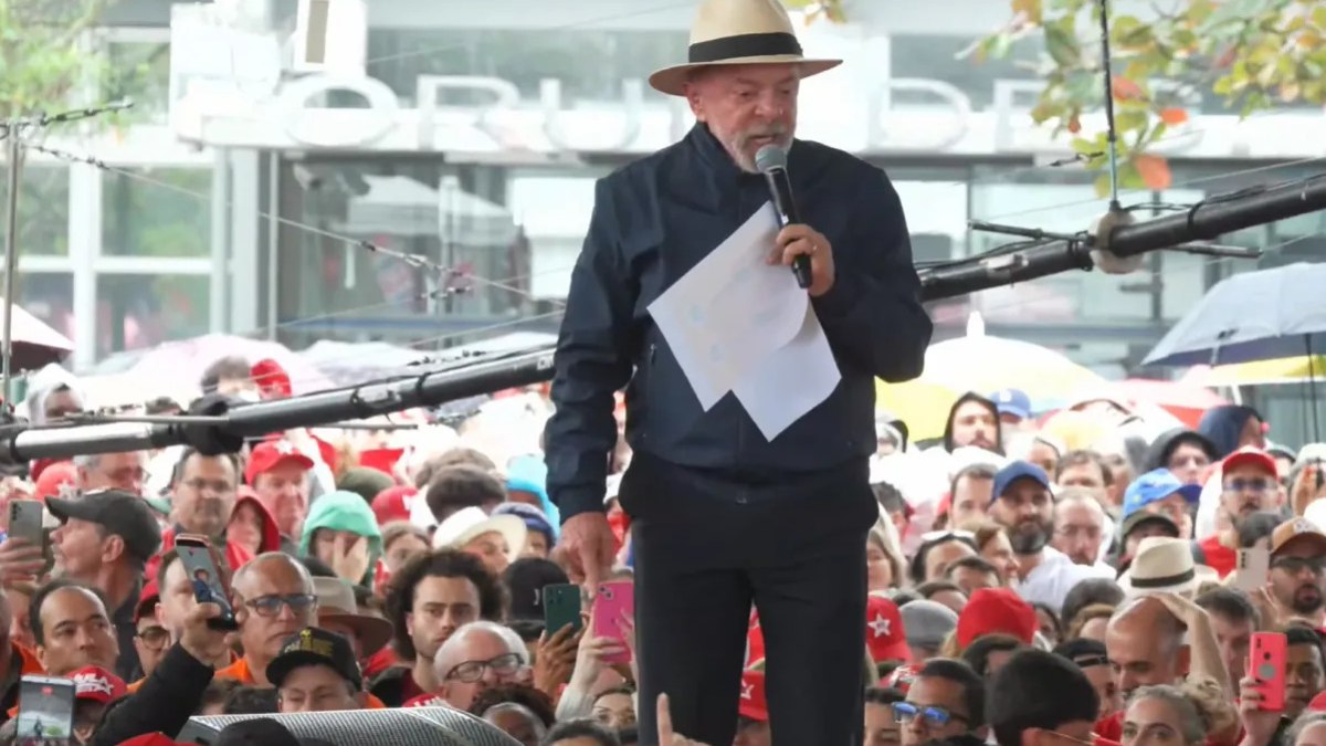 Casal italiano criou em SC marca do chapéu usado por Lula
