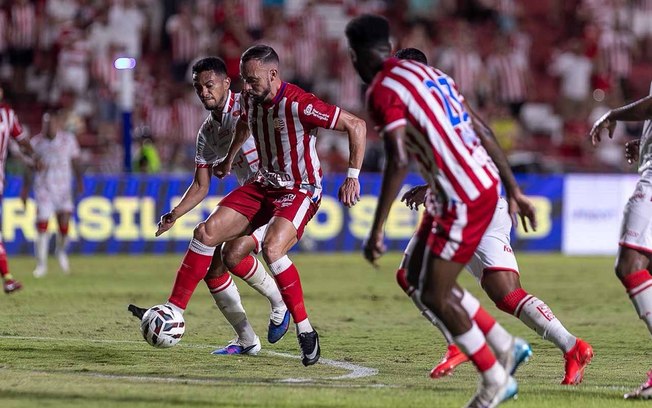 Náutico e Vila Nova mediram forças neste domingo (11), pela 33ª rodada da Série B