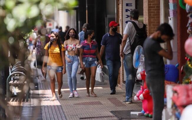 Com comércio afetado pelo distanciamento social, economia foi prejudicada Com comércio afetado pelo distanciamento social, economia foi prejudicada