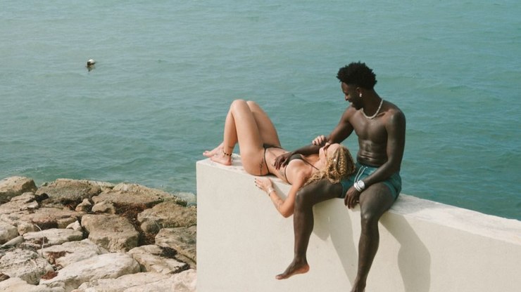 Vini Jr. abre álbum de viagem à Jamaica ao lado de Virginia