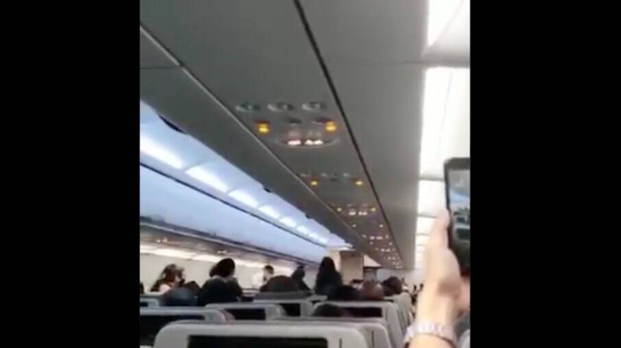 Passageira se recusou a usar máscara de proteção contra a Covid-19 durante voo