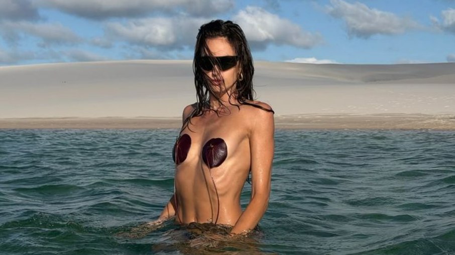 Izabel Goulart curte dias de folga nos Lençóis Maranhenses