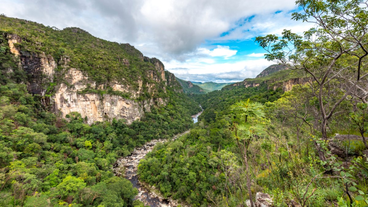Parque Nacional da Chapada dos Veadeiros abriga mais de 300 cachoeiras Parque Nacional da Chapada dos Veadeiros abriga mais de 300 cachoeiras