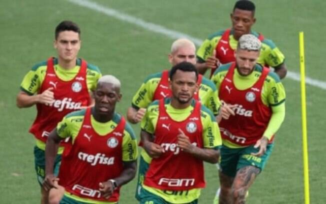 Jailson admite concorrência pesada no Palmeiras, mas quer brigar por vaga no meio: 'Onde gosto de jogar'