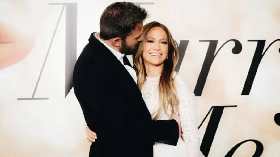 Jennifer Lopez assume noivado com Ben Affleck