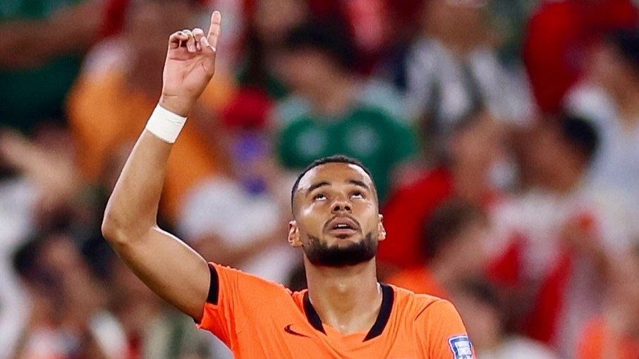 Gakpo celebra gol da Holanda contra Marrocos