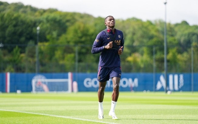 Nuno Mendes durante treinamento pelo clube de Paris - Foto: Christian Gavelle/PSG Nuno Mendes durante treinamento pelo clube de Paris - Foto: Christian Gavelle/PSG